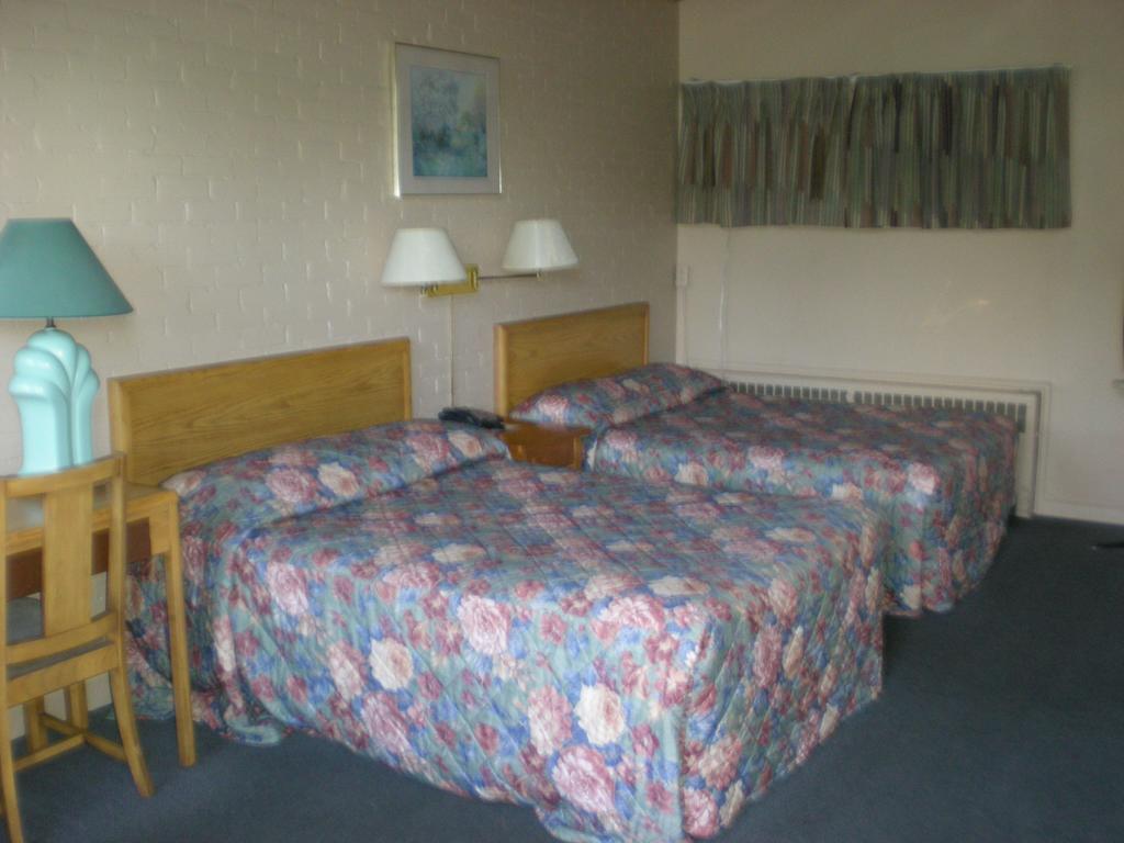 Motel Seigneurie De Vaudreuil Pokój zdjęcie