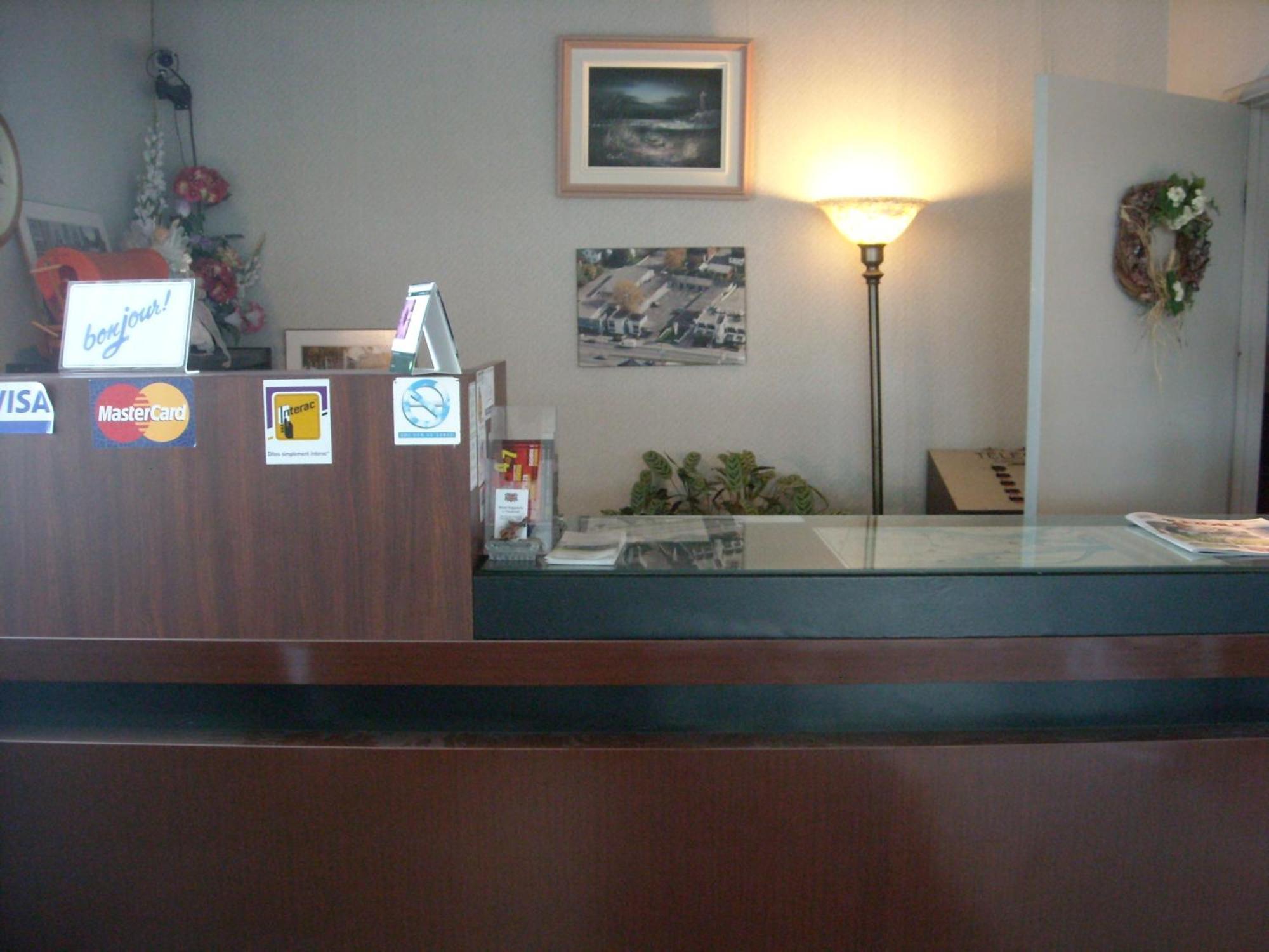 Motel Seigneurie De Vaudreuil Zewnętrze zdjęcie