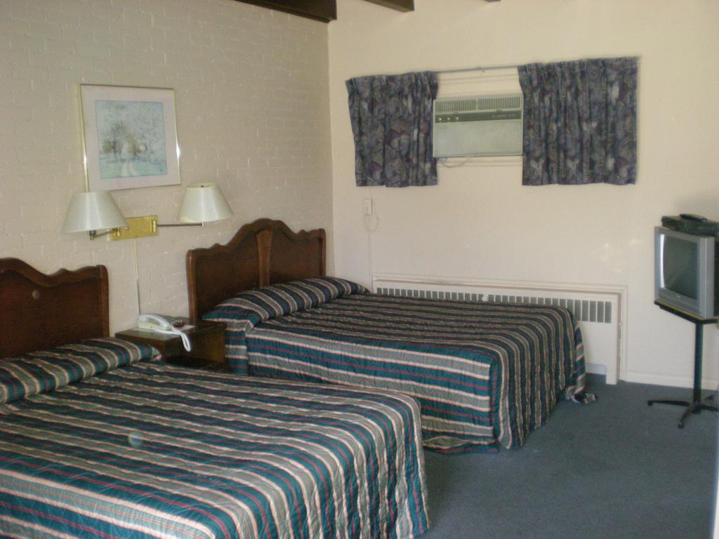 Motel Seigneurie De Vaudreuil Zewnętrze zdjęcie