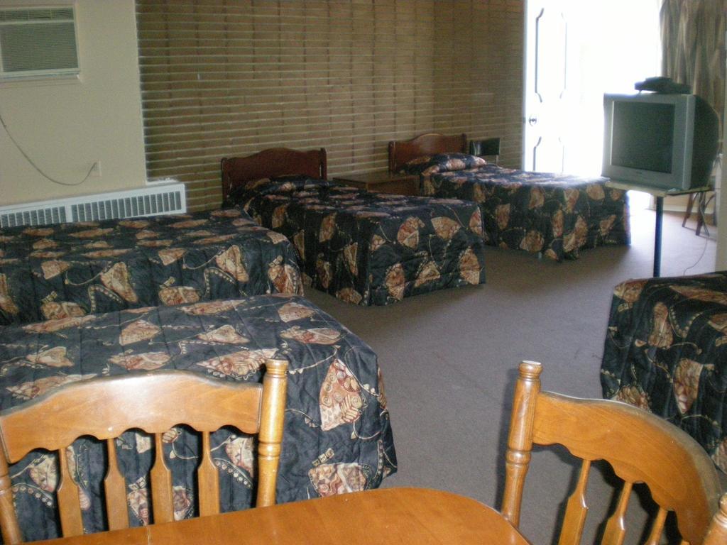Motel Seigneurie De Vaudreuil Pokój zdjęcie